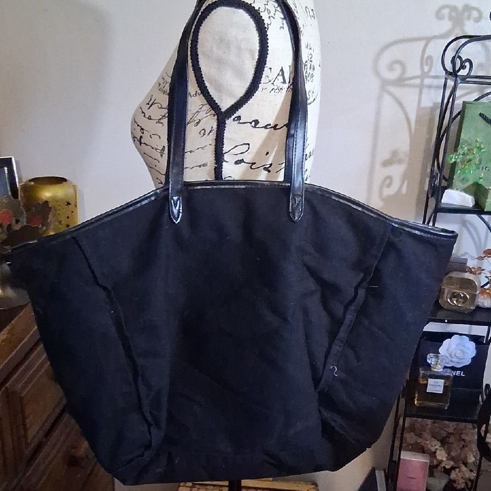 VS Sequin Striped Large Tote Bag - Black, Silver, Red - Picture 5 of 5